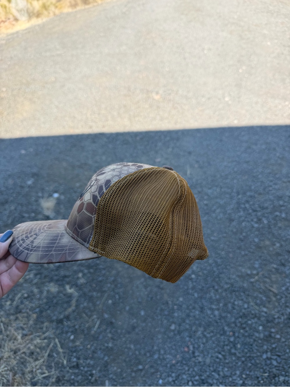 Unbranded Men's Camo Trucker Hat in Brown